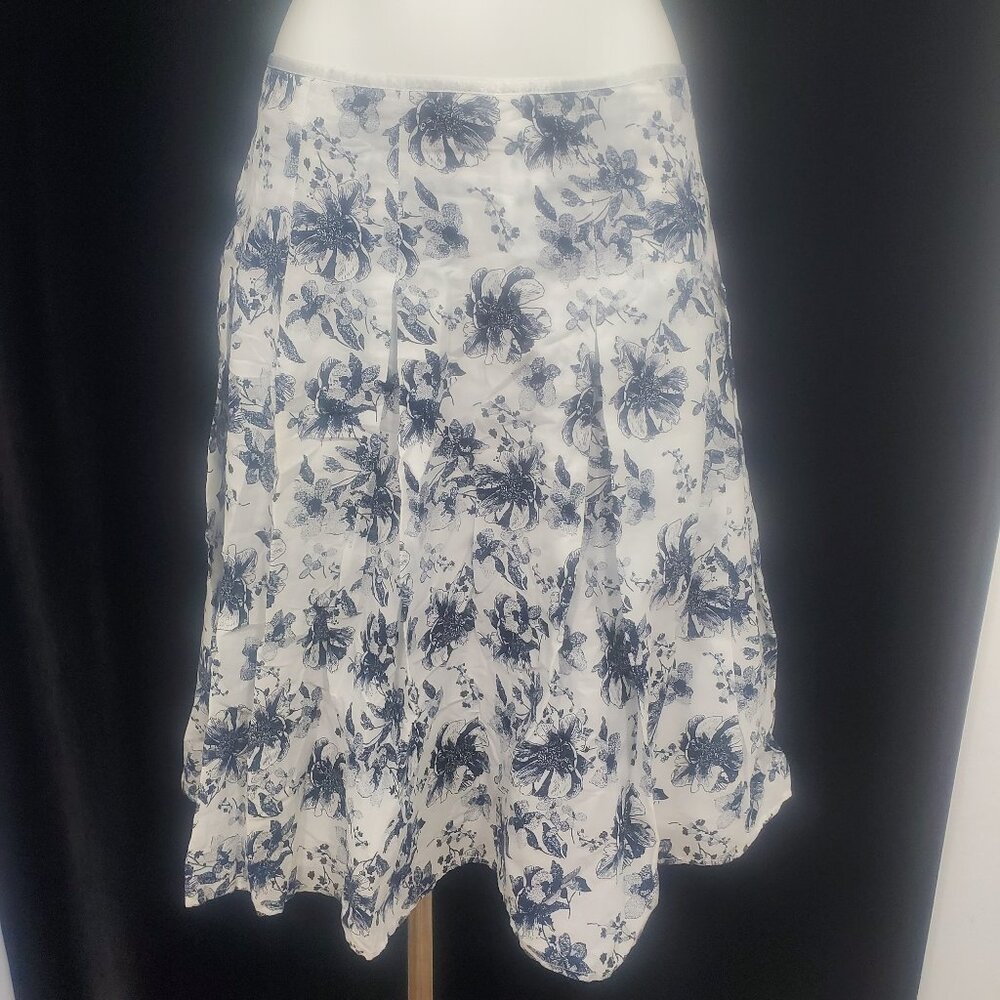 St. John's Bay Cotton Blue Floral on White Fully Lined Flair Knee Skirt Size 14